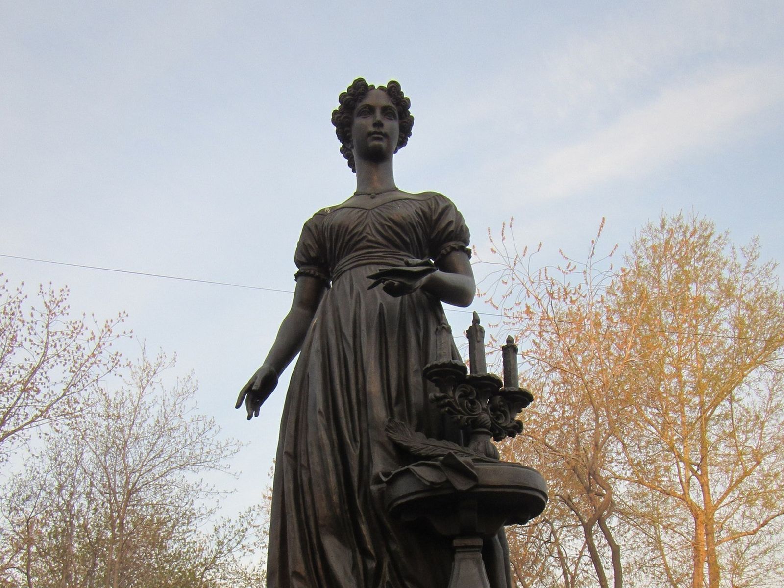 Памятник женам декабристов