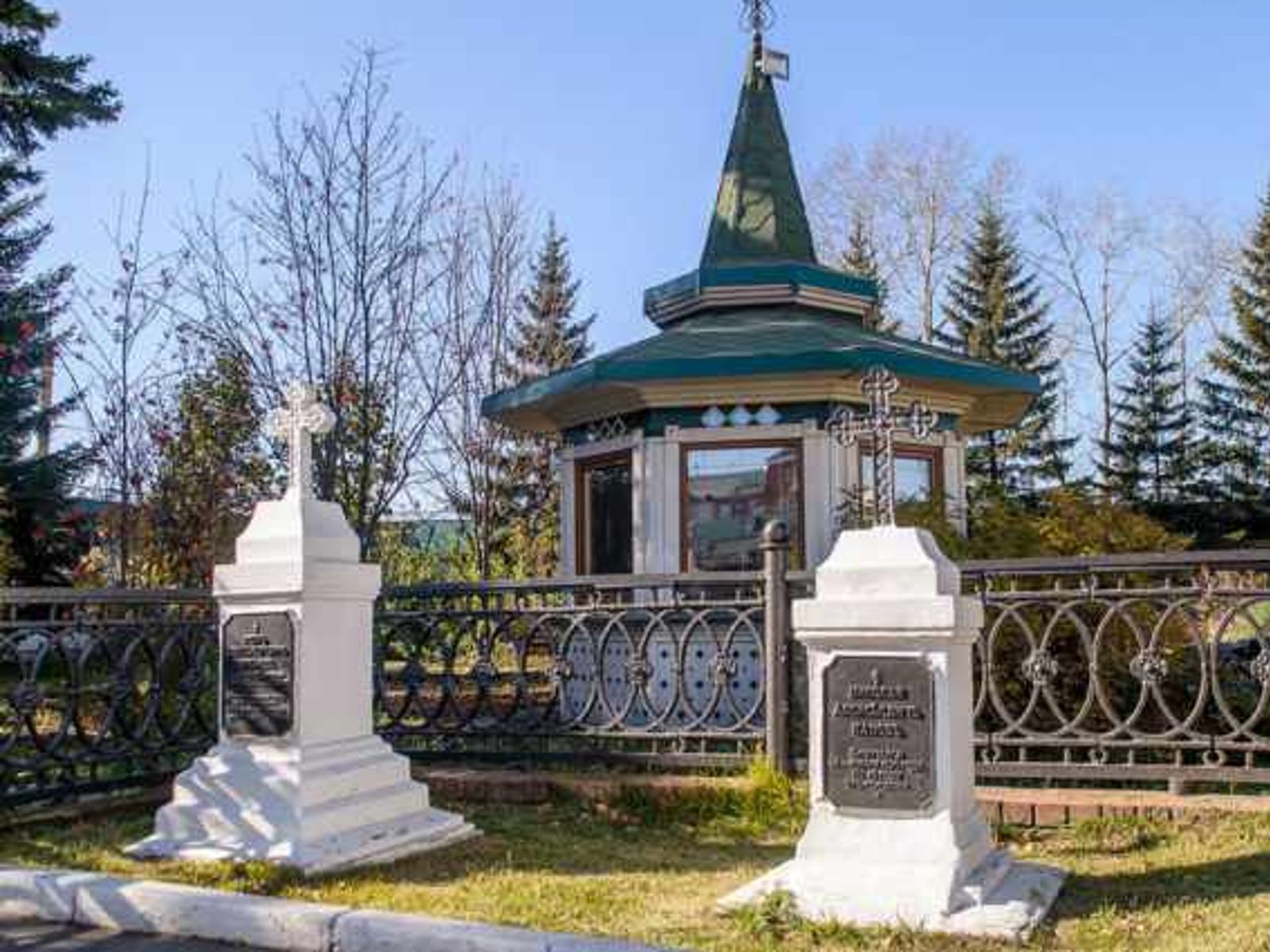 Некрополь в знаменском монастыре