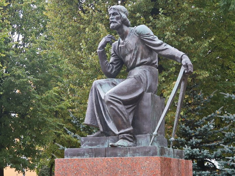 Памятник зодчему Ф. Коню