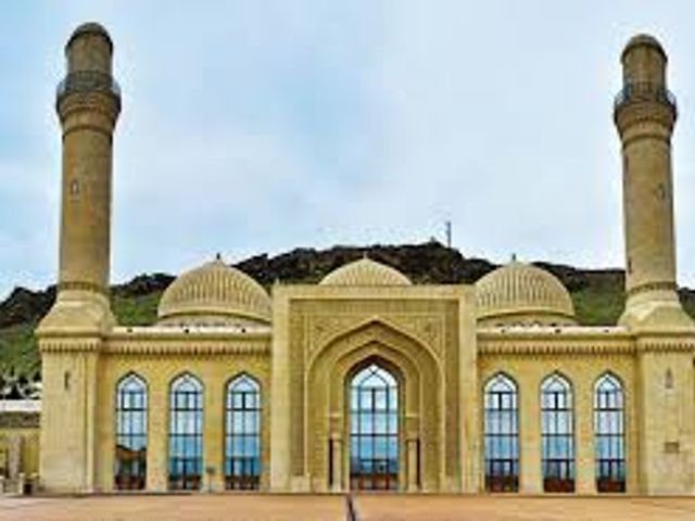 Индивидуальная экскурсия из Баку в Гобустан: петроглифы и вулканы — фото 3
