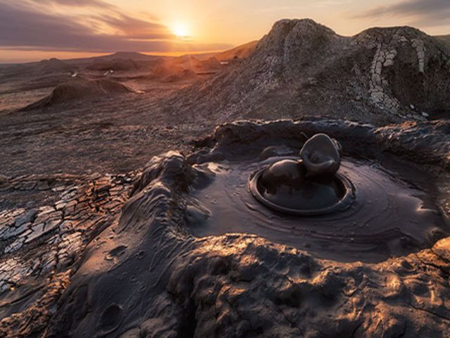 Индивидуальная экскурсия из Баку в Гобустан: петроглифы и вулканы — фото 2