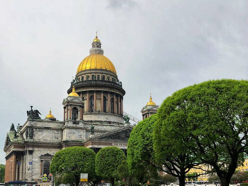 Пешая экскурсия по Петербургу на 3 часа: главное и любимое - индивидуальная экскурсия в Санкт-Петербурге пешком длительностью 3 часа с количеством участников до 5 человек цена экскурсии 8000₽