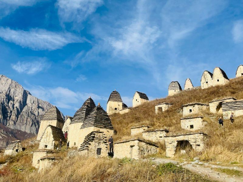 Индивидуальная экскурсия в Северную Осетию из Дербента - индивидуальная экскурсия в Дербенте на машине гида длительностью более 12 часов с количеством участников до 6 человек цена экскурсии 60000₽