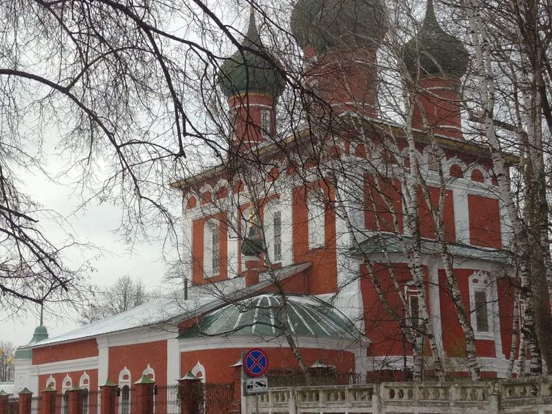Индивидуальная пешая экскурсия по старинному Ярославлю - индивидуальная экскурсия в Ярославле пешком длительностью 2.5 часа с количеством участников до 6 человек цена экскурсии 5800₽