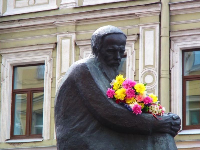 Экскурсия по следам героев "Преступления и наказания" - индивидуальная экскурсия в Санкт-Петербурге пешком длительностью 2 часа с количеством участников до 10 человек цена экскурсии 7900₽