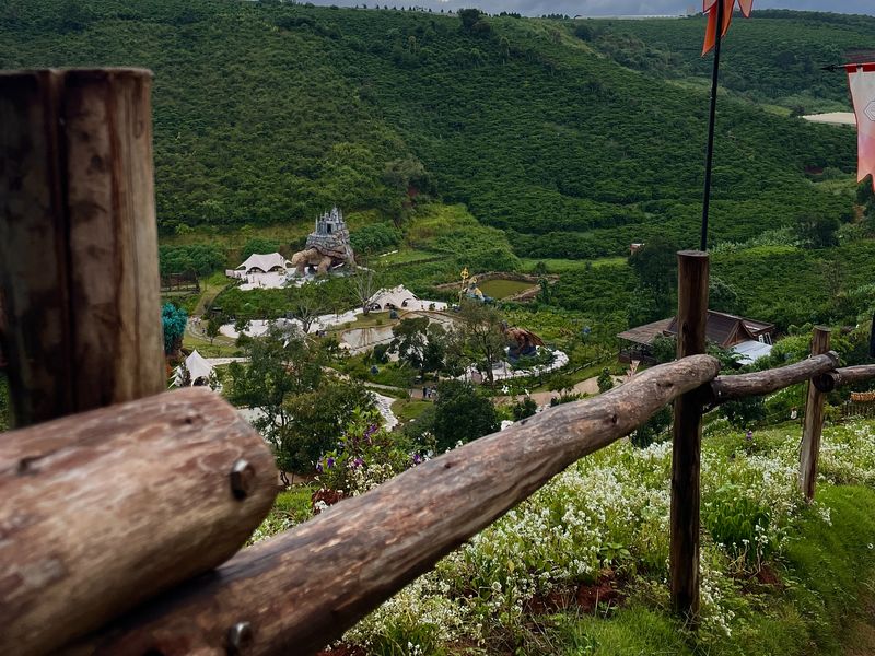 Экскурсия из Нячанга в Далат — столица кофе, цветов и впечатлений - индивидуальная экскурсия в Нячанге на автобусе длительностью более 12 часов с количеством участников до 10 человек со скидкой 25% цена экскурсии 540$