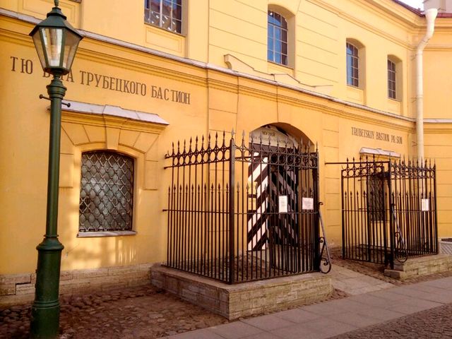 Обзорная экскурсия по Петропавловской крепости с гидом — фото 3