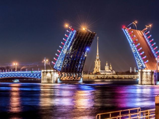 Из Москвы в Петербург на автомобиле: обзорный тур на 4 дня — фото 2