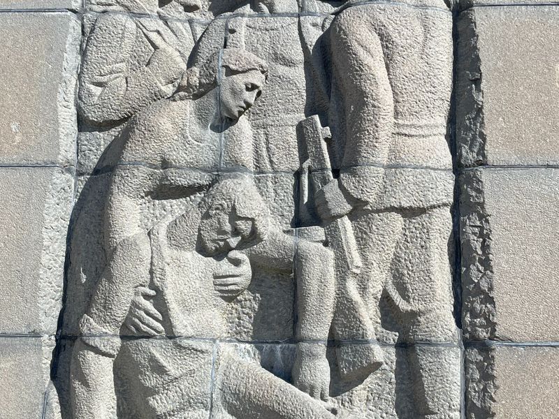 Тематическая экскурсия "За нами – Ленинград!" - индивидуальная экскурсия в Санкт-Петербурге пешком длительностью 2.5 часа с количеством участников до 12 человек цена экскурсии 8000₽