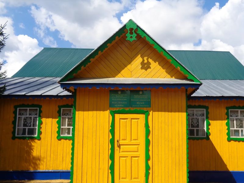 Обзорная экскурсия из Уфы по местам башкирских поэтов в группе - групповая экскурсия в Уфе на автобусе длительностью 6 часов с количеством участников до 15 человек цена экскурсии 5000₽