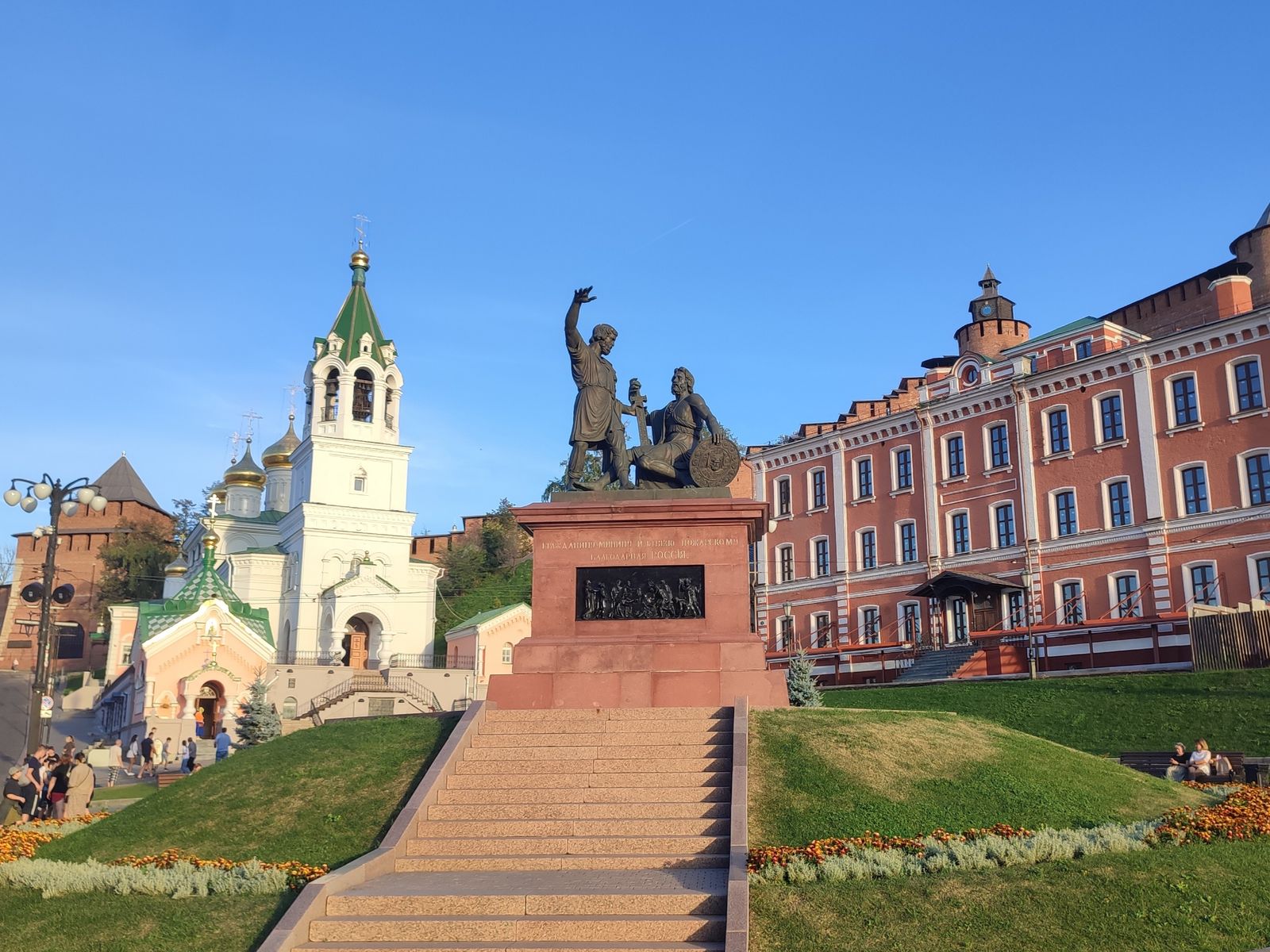 Памятник Минину и Пожарскому на площади Народного единства