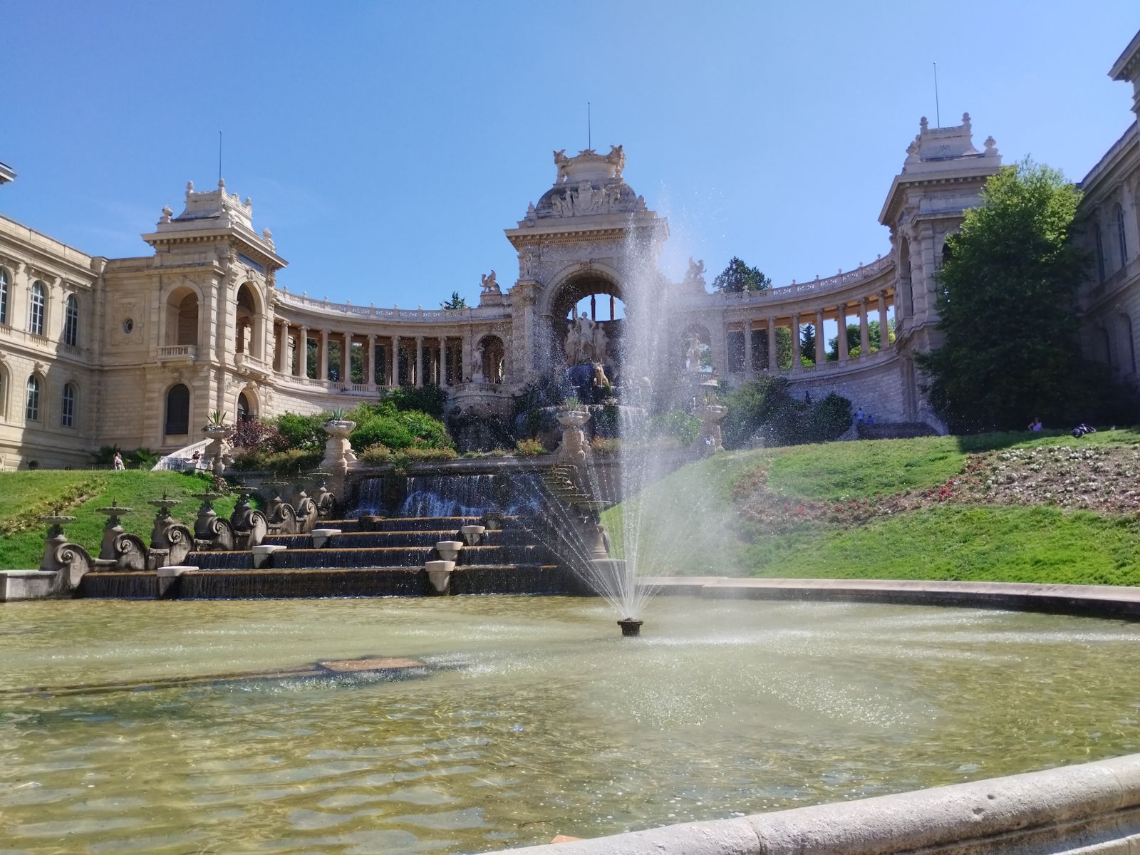 Дворец Лоншан (Palais Longchamp)