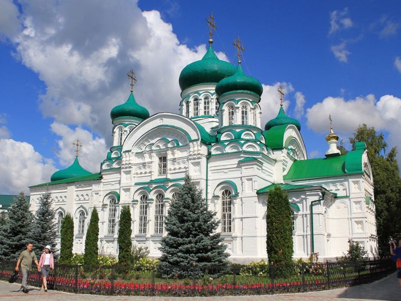 Остров-град Свияжск и Раифский монастырь - индивидуальная экскурсия в Казани на машине гида длительностью 7 часов с количеством участников до 3 человек цена экскурсии 20000₽