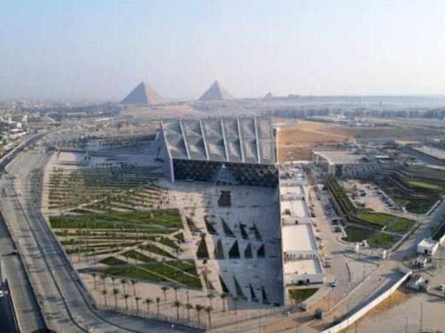 Grand Egypt Museum на плато Гиза и пирамиды — фото 3