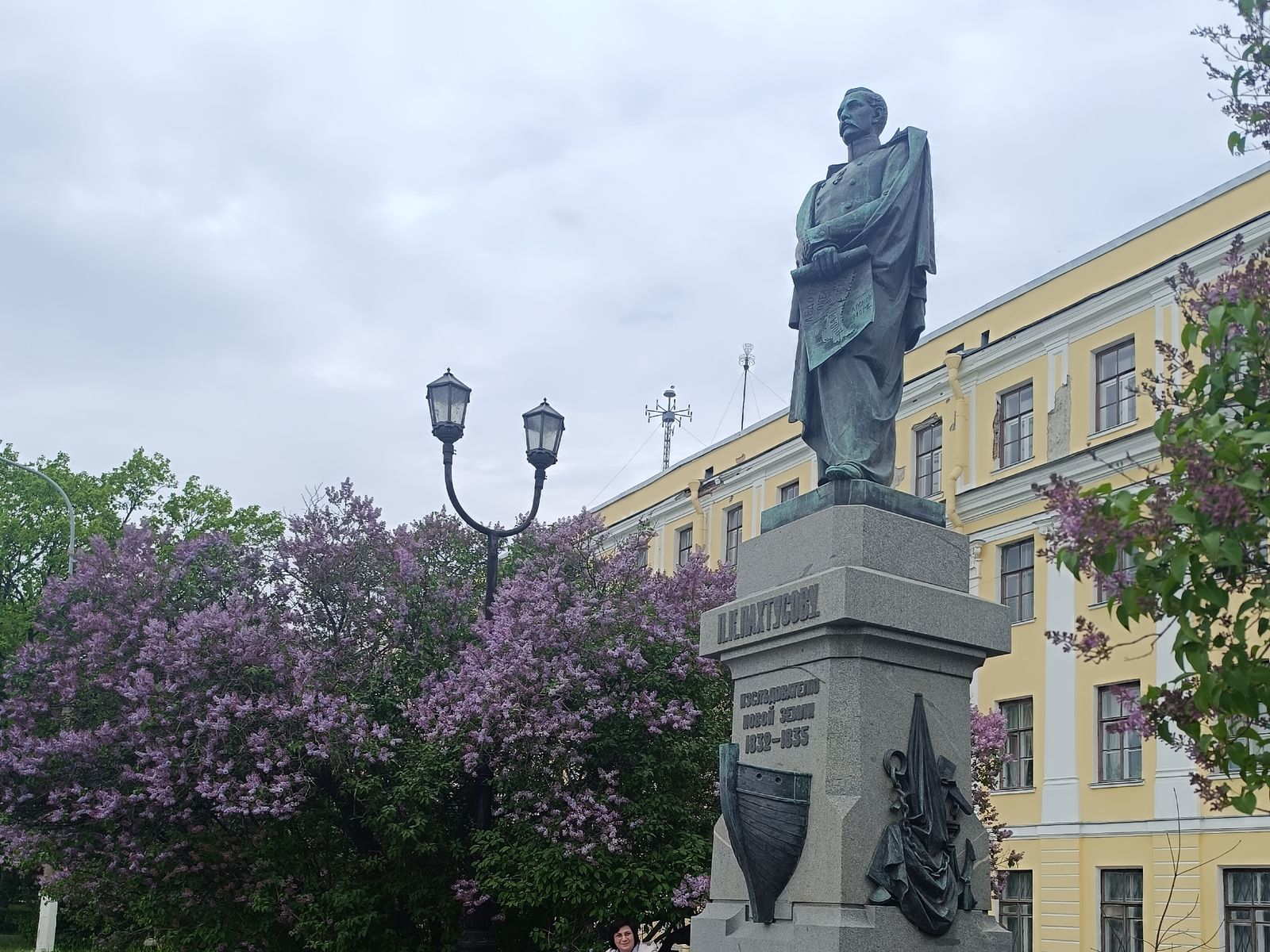 Памятник Пахтусову