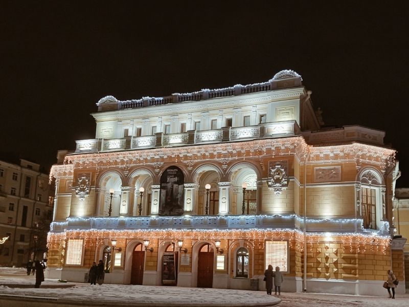 Обзорная экскурсия "От лестницы до лестницы" в Нижнем Новгороде - индивидуальная экскурсия в Нижнем Новгороде пешком длительностью 1.5 часа с количеством участников до 6 человек цена экскурсии 6000₽