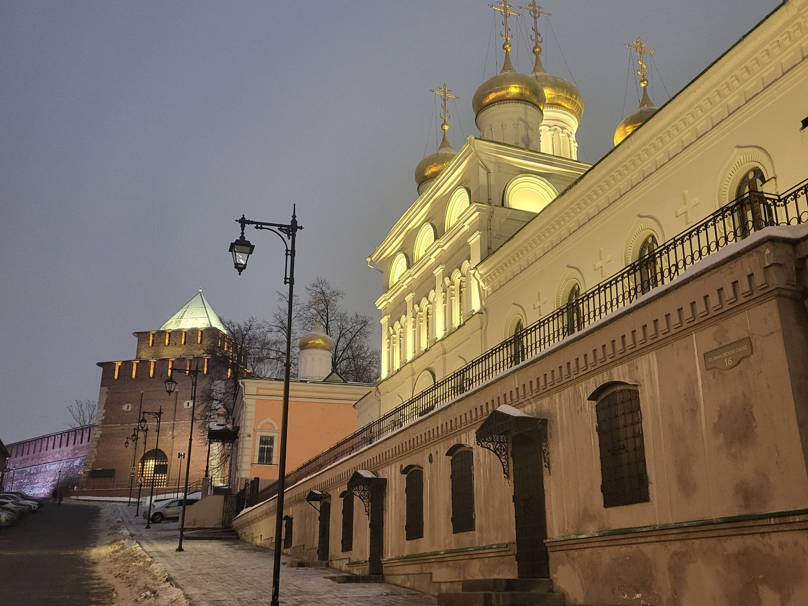 Площадь Народного Единствва, вид на Ивановскую башню кремля