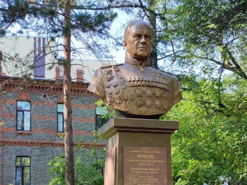 Индивидуальная обзорная экскурсия по военному Хабаровску - индивидуальная экскурсия в Хабаровске на машине гида длительностью 2 часа с количеством участников до 4 человек цена экскурсии 17360₽