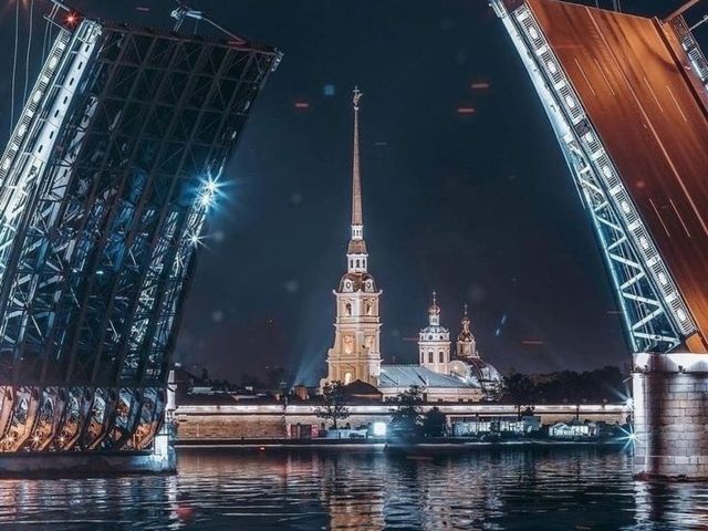 Прогулка на катере по центру Санкт-Петербурга с разводом мостов — фото 2