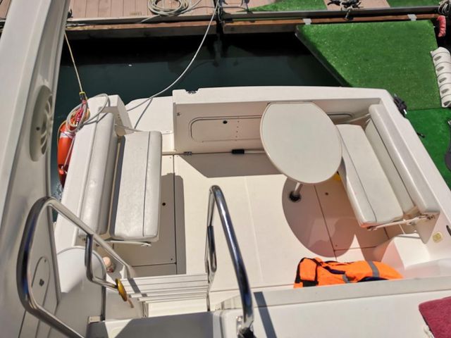 Индивидуальная аренда в Сочи яхты Bayliner 288 "Виктория А" — фото 2