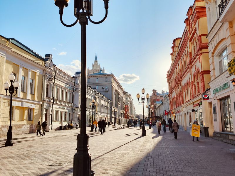 Обзорная экскурсия по Старому Арбату: от прошлого к настоящему - индивидуальная экскурсия в Москве пешком длительностью 2 часа с количеством участников до 12 человек цена экскурсии 7000₽