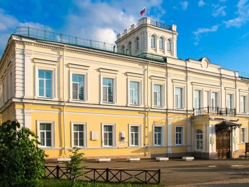 Индивидуальная обзорная экскурсия в Омске "Тайны Дворцовой улицы" - индивидуальная экскурсия в Омске пешком длительностью 2.5 часа с количеством участников до 10 человек цена экскурсии 8000₽