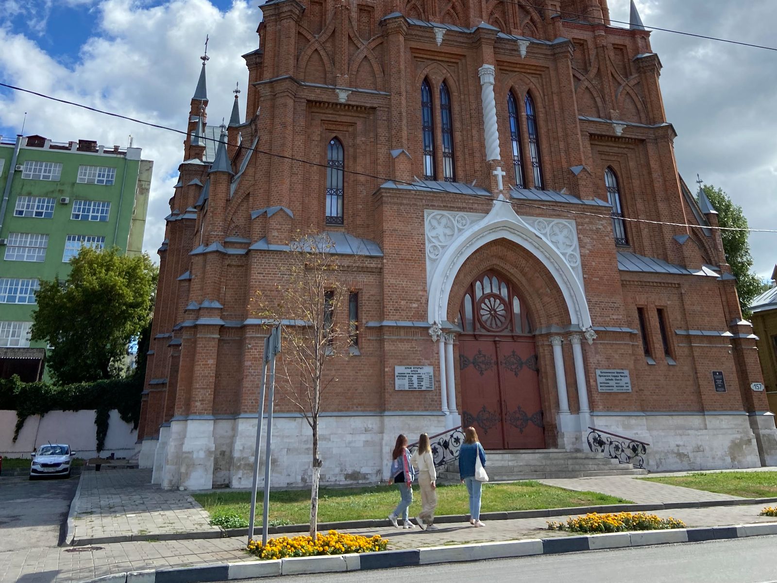 Вид на католический храм