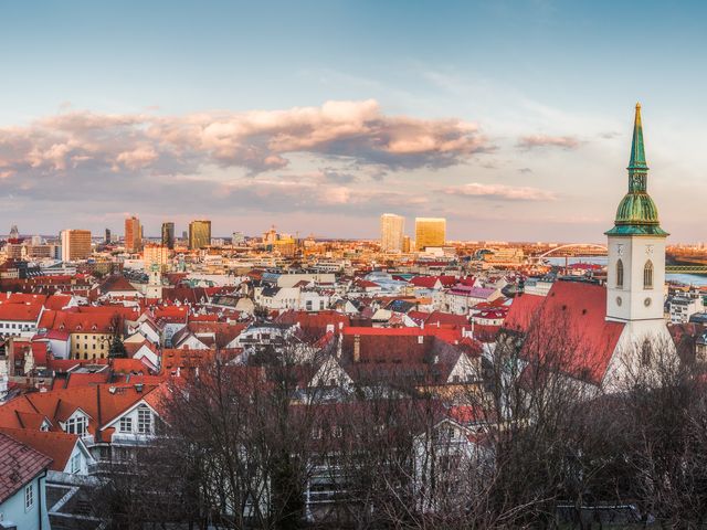 Индивидуальная обзорная экскурсия по Братиславе с аудиогидом — фото 2