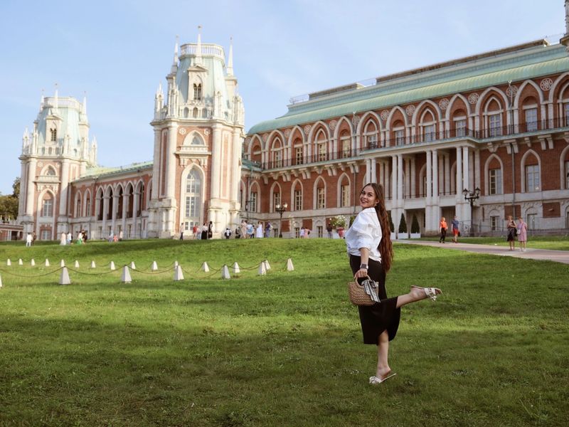 Индивидуальная фотопрогулка в Царицыно - индивидуальная экскурсия в Москве пешком длительностью 1 час с количеством участников до 4 человек со скидкой 10% цена экскурсии 7200₽