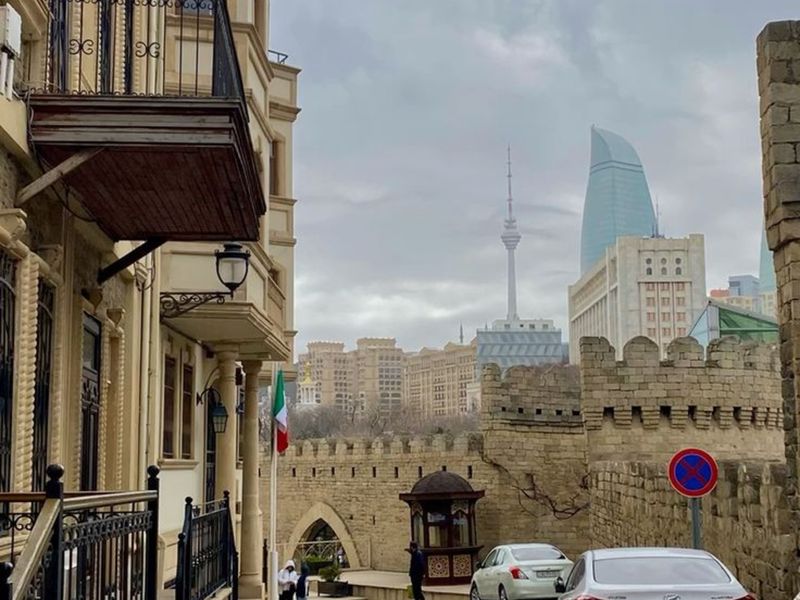Обзорная экскурсия по историческому Баку "Тайны Старого города" - индивидуальная экскурсия в Баку пешком длительностью 2.5 часа с количеством участников до 6 человек со скидкой 5% цена экскурсии 85.5€