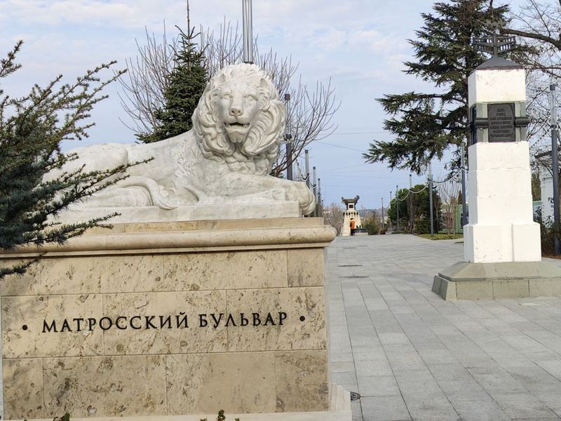 Индивидуальная пешая экскурсия "Севастополь в лицах" - индивидуальная экскурсия в Севастополе пешком длительностью 3 часа с количеством участников до 6 человек цена экскурсии 2900₽