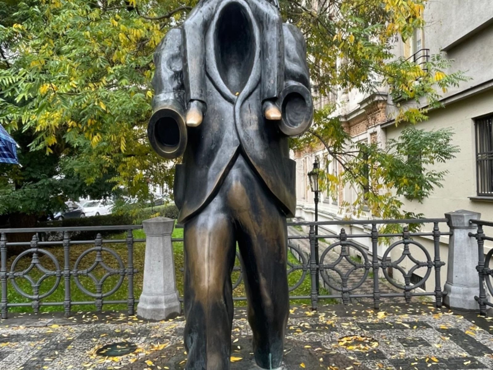 Памятник