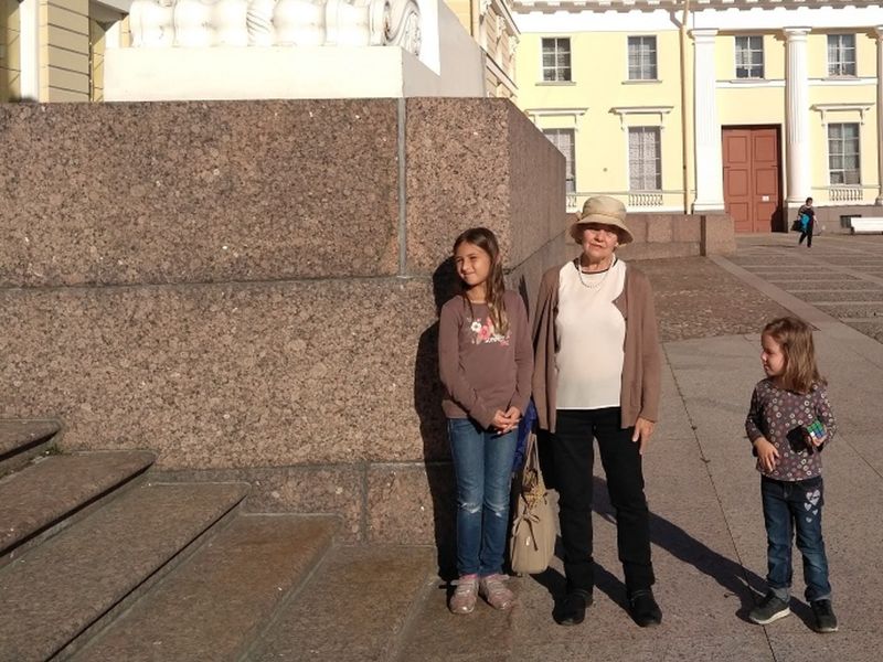 Туристы