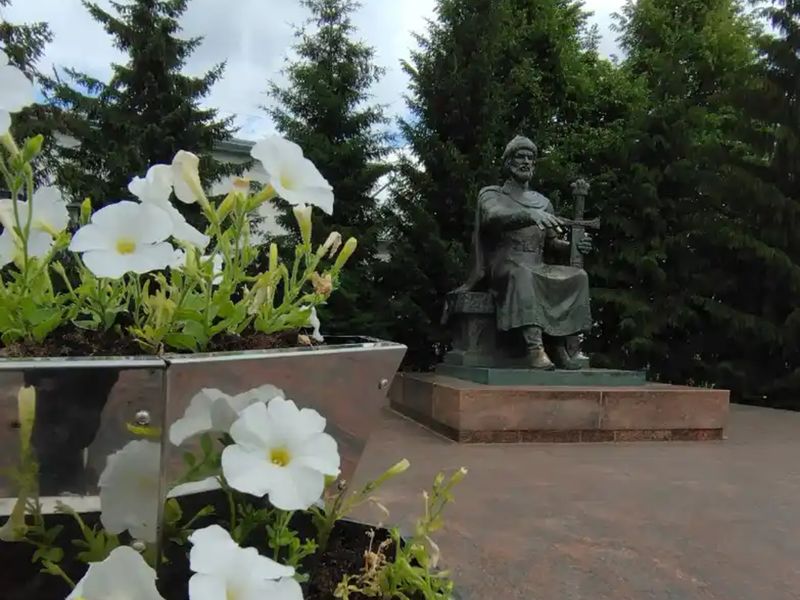 Памятник