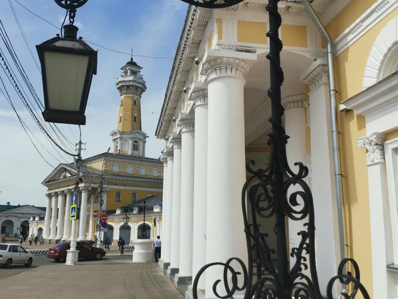 Обзорная автопешеходная экскурсия "Удивительная жизнь Костромы" - индивидуальная экскурсия в Костроме на машине гида длительностью 2 часа с количеством участников до 3 человек со скидкой 25% цена экскурсии 6600₽