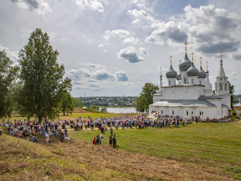 Экскурсия "Романов-Борисоглебск как город семейных историй" - индивидуальная экскурсия в Тутаеве пешком длительностью 3 часа с количеством участников до 5 человек цена экскурсии 7500₽