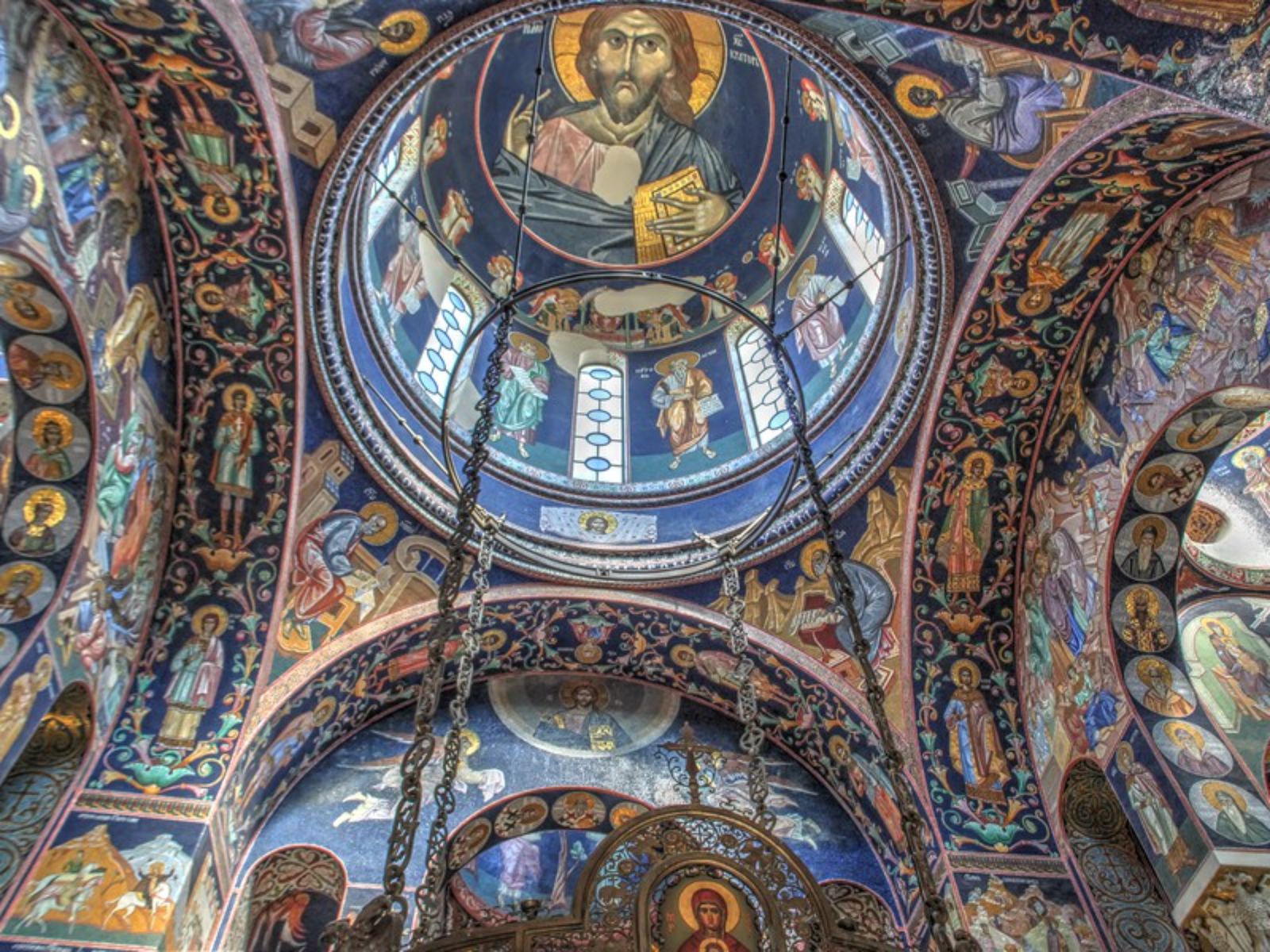 Мозаики храма