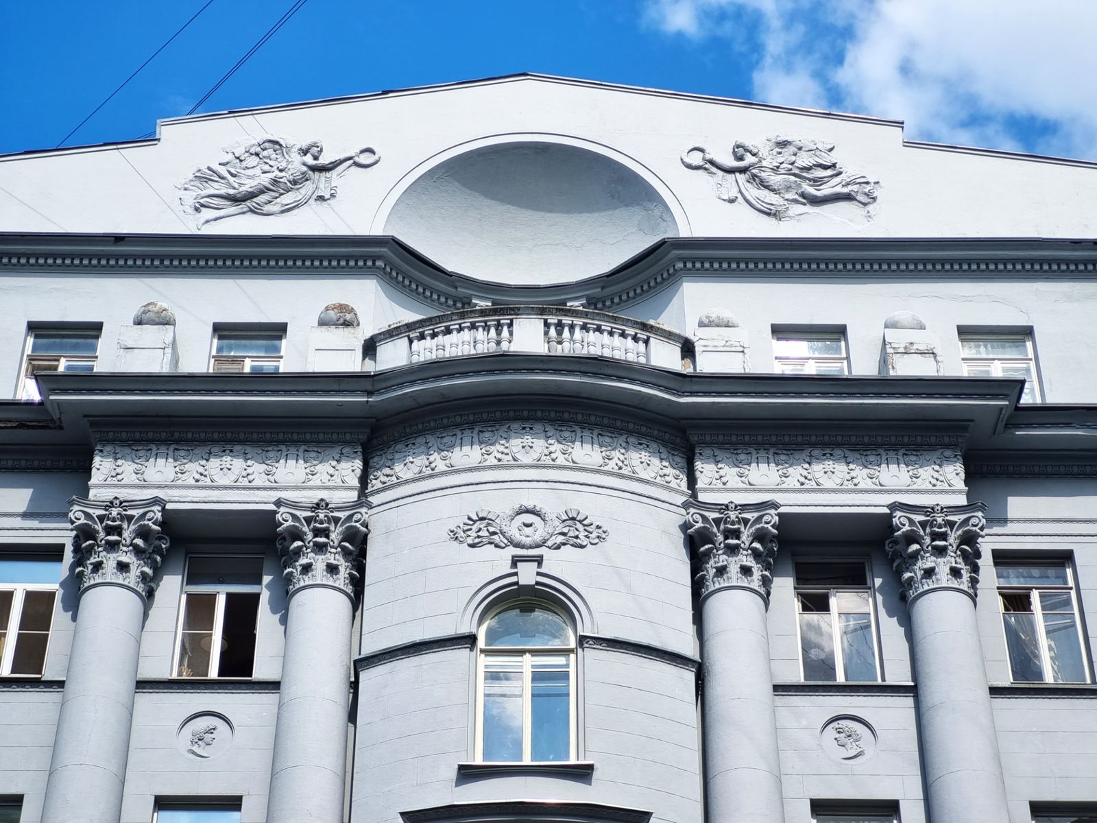 Серый дом на Солянке