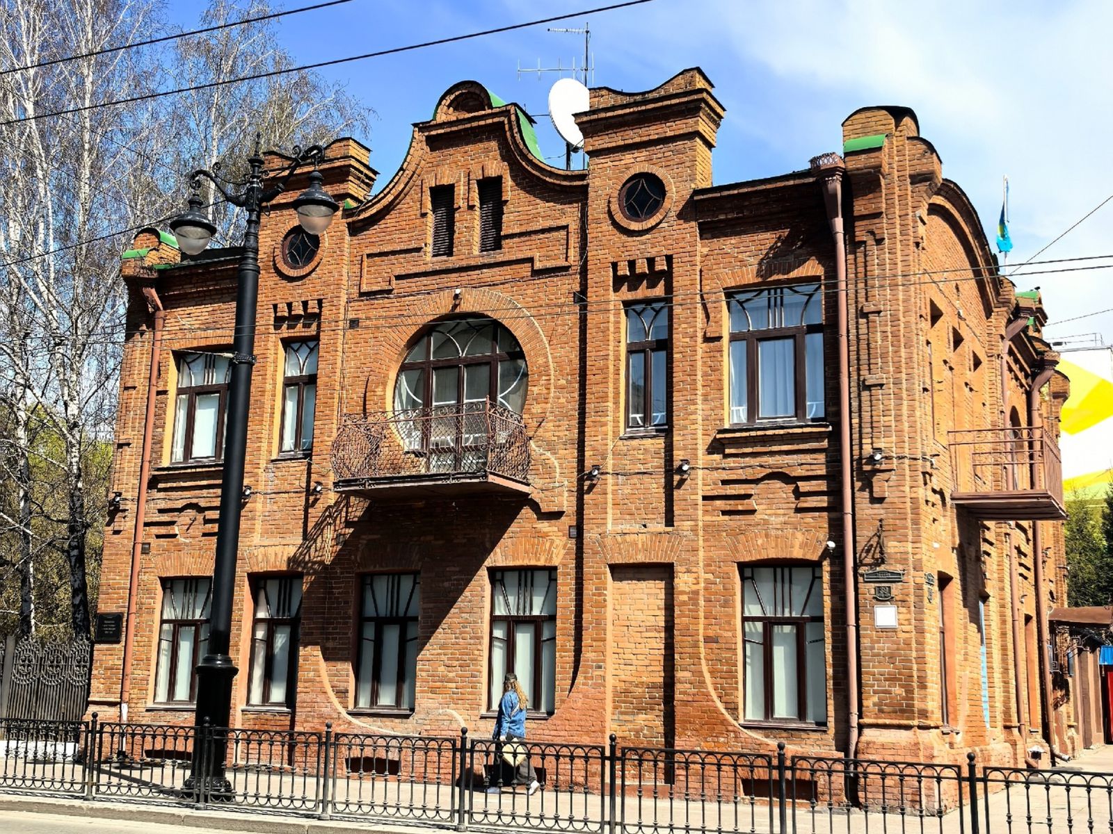 Краснокирпичный особняк К.А. Гриневицкого