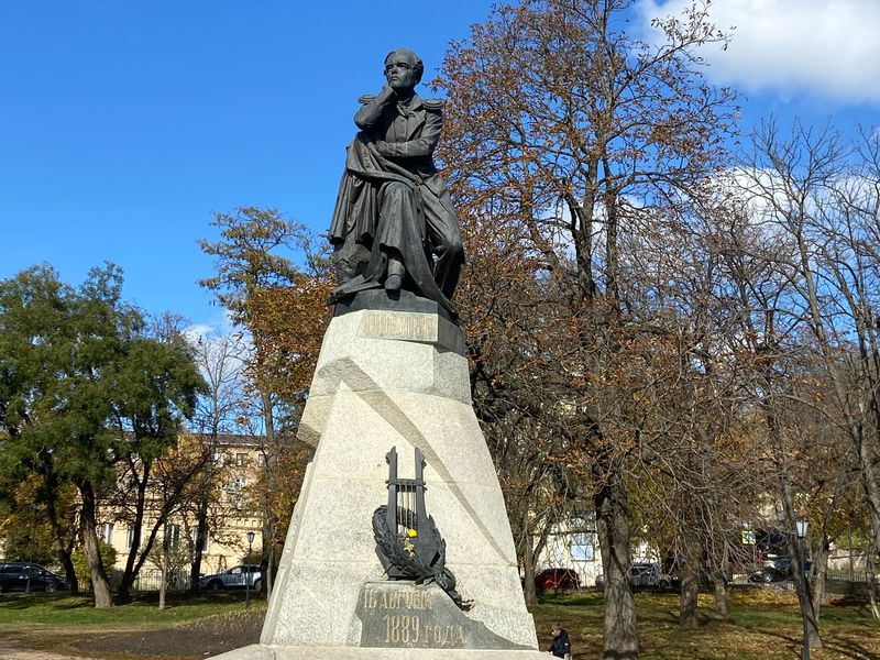Первый памятник М.Ю. Лермонтову в России