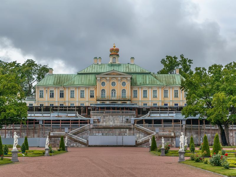 Большой Меншиковский дворец был построен с 1710 по 1727 год в Ораниенбауме