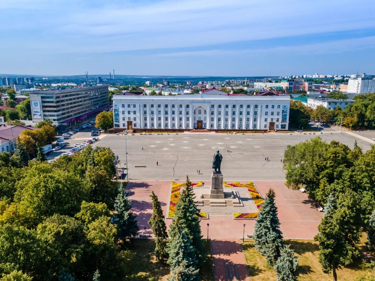 Индивидуальный трансфер в Ульяновске с обзорной мини-экскурсией - индивидуальная экскурсия в Ульяновске на машине гида длительностью 1.5 часа с количеством участников до 4 человек цена экскурсии 7000₽