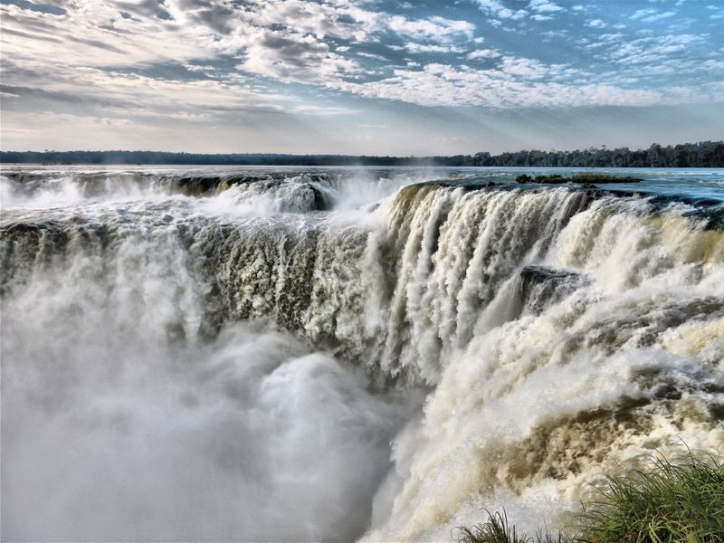 Обзорная экскурсия на водопады Игуасу: Бразилия+Аргентина за день - индивидуальная экскурсия в Фос-ду-Игуасу на машине гида длительностью 8 часов с количеством участников до 1 человек цена экскурсии 1742$