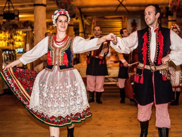 Групповая гастропрограмма в Кракове: национальный ресторан с шоу — фото 3