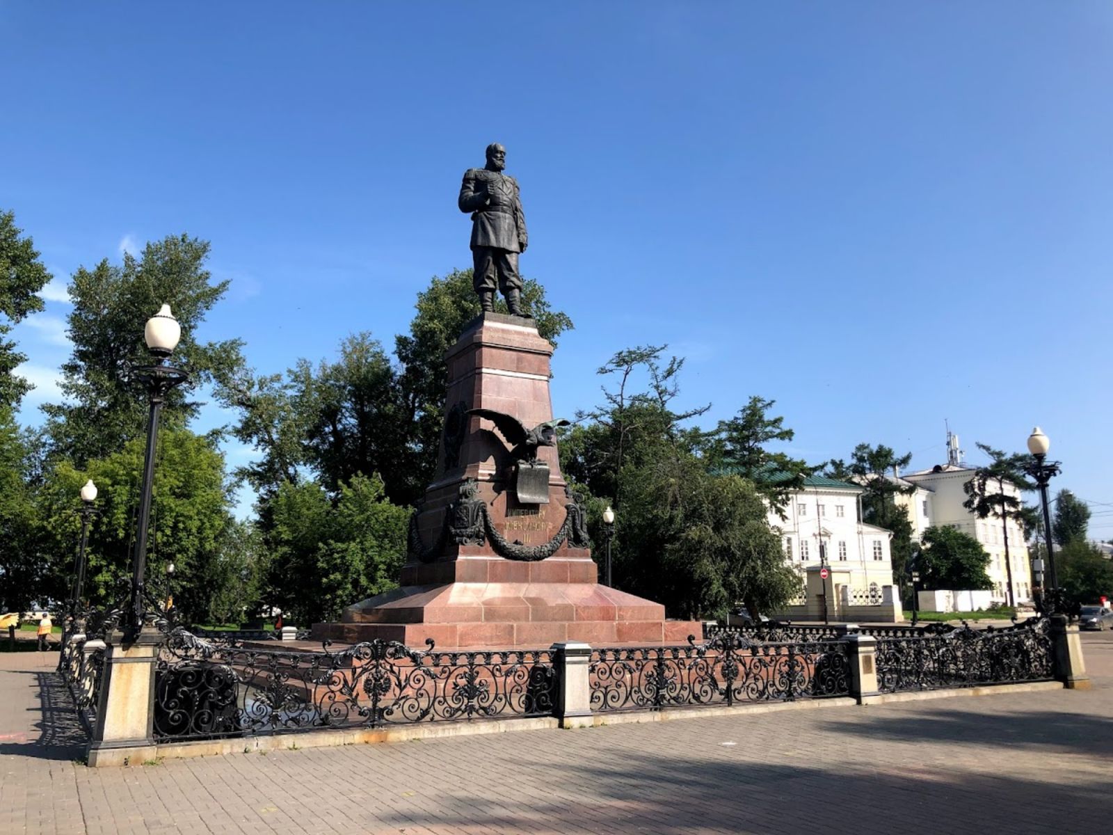 памятник Александру 3