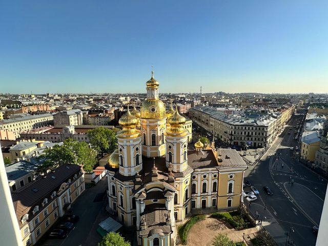 Групповая экскурсия: Питер с высоты, дворы, парадные и коммуналка