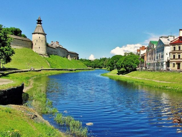 Индивидуальная обзорная экскурсия "Легенды Запсковья"