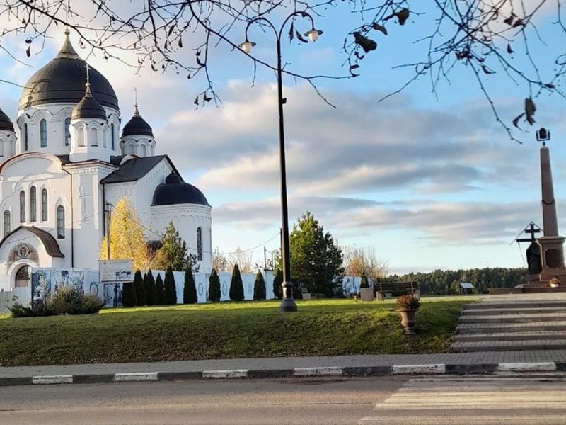 Индивидуальная обзорная экскурсия "Быль и легенды Боровска" - индивидуальная экскурсия в Боровске пешком длительностью 2 часа с количеством участников до 5 человек цена экскурсии 6000₽