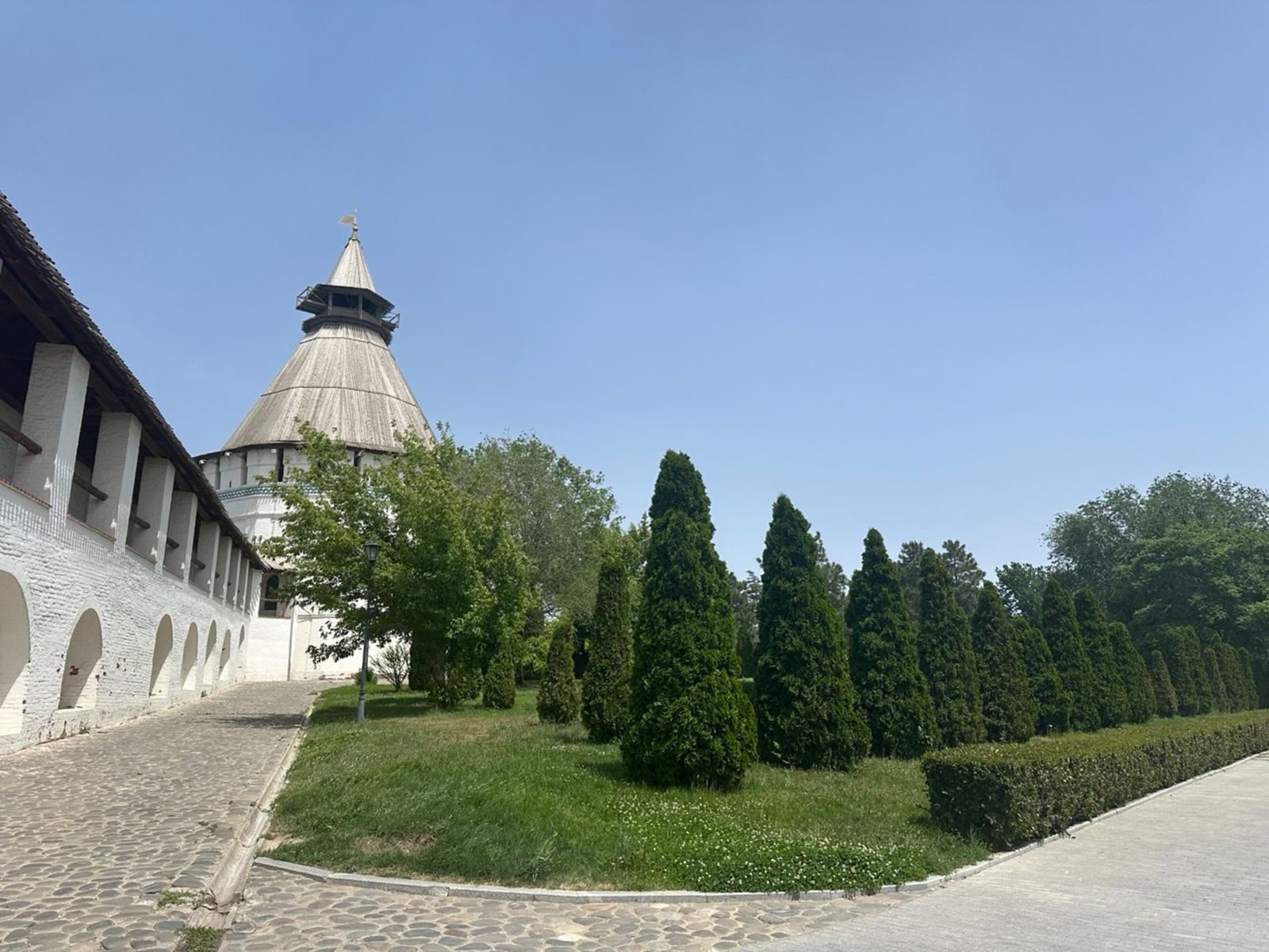 Красная башня