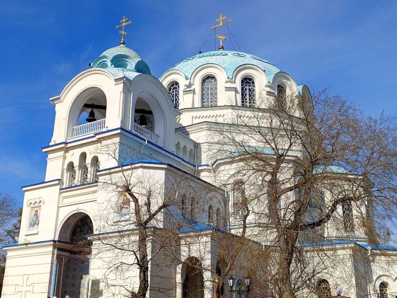 Экскурсия из Севастополя в Евпаторию: тайны, народы, судьбы - индивидуальная экскурсия в Севастополе на машине гида длительностью 8 часов с количеством участников до 4 человек со скидкой 25% цена экскурсии 11625₽